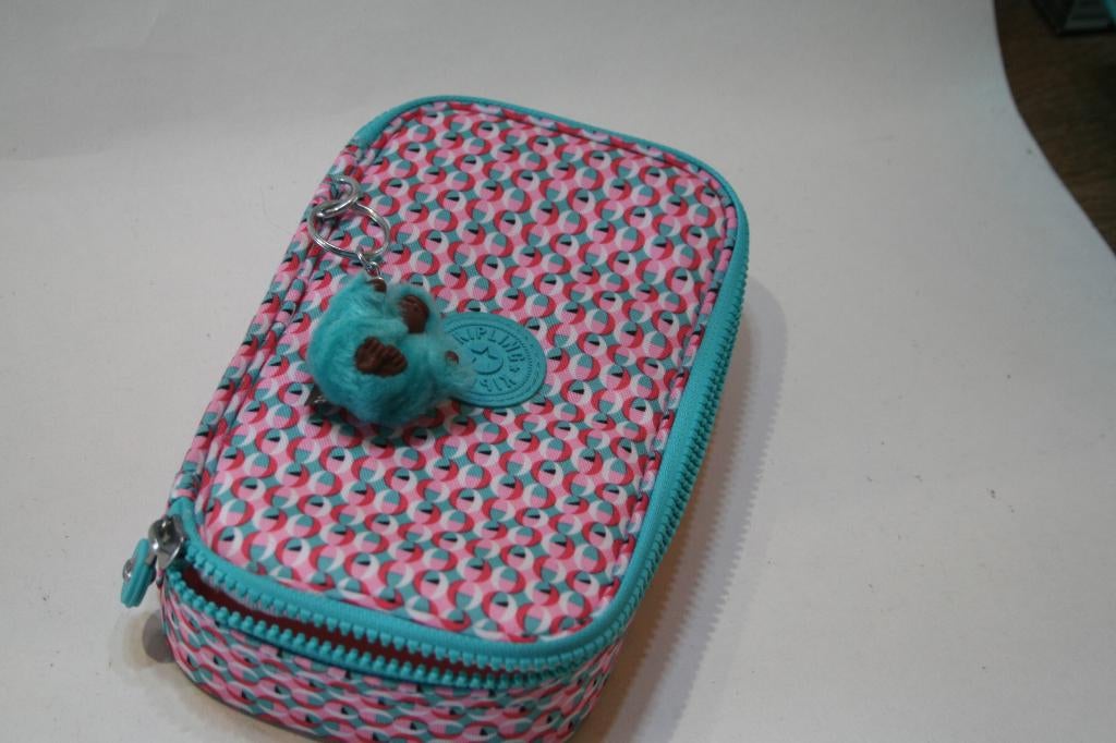 Kipling très beau plumier avec son singe en parfait état, Enlèvement ou Envoi, Comme neuf