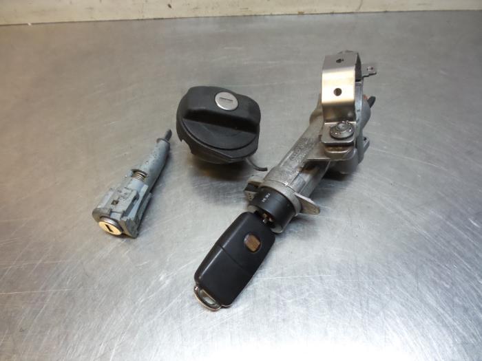Serrure de contact + clé d'un Seat Ibiza (Ibiza 08-), Autos : Pièces & Accessoires, Autres pièces automobiles, Seat, Utilisé, 3 mois de garantie