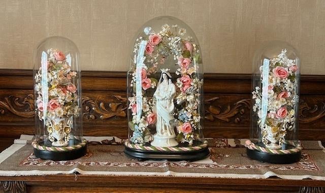 antieke glazen stolpen, Enlèvement