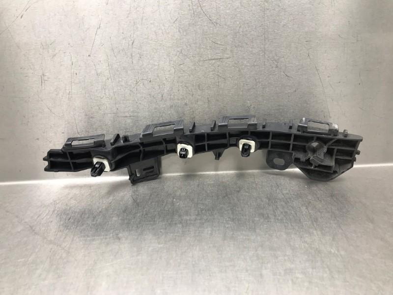 SUPPORT PARE-CHOCS ARRIÈRE GAUCHE Toyota (|52576K0020|), Dhr. M. Roggen, Toyota, Stadsweg 37 37
9917 PV  WIRDUM GR., NL, Utilisé