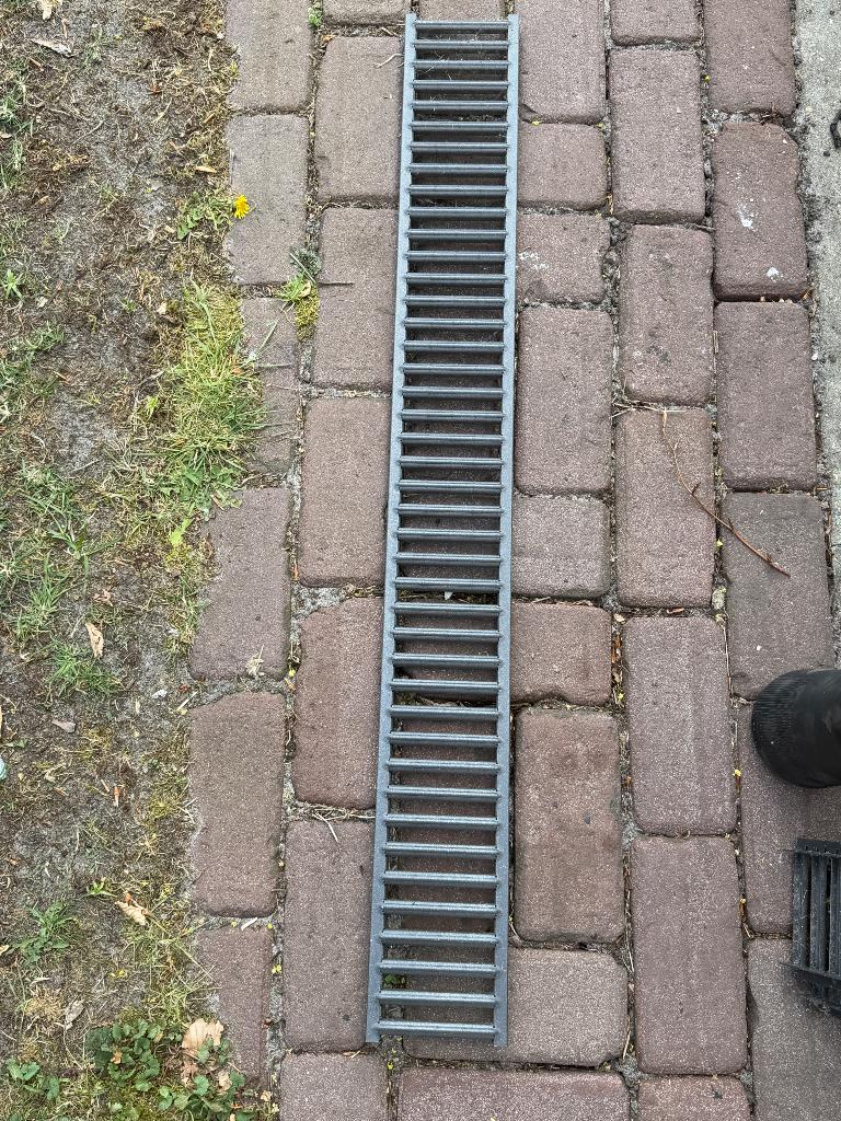 Nieuwe Roosters afvoergoot 8 stuks, Ophalen, Minder dan 20 mm, 6 meter of meer, Nieuw