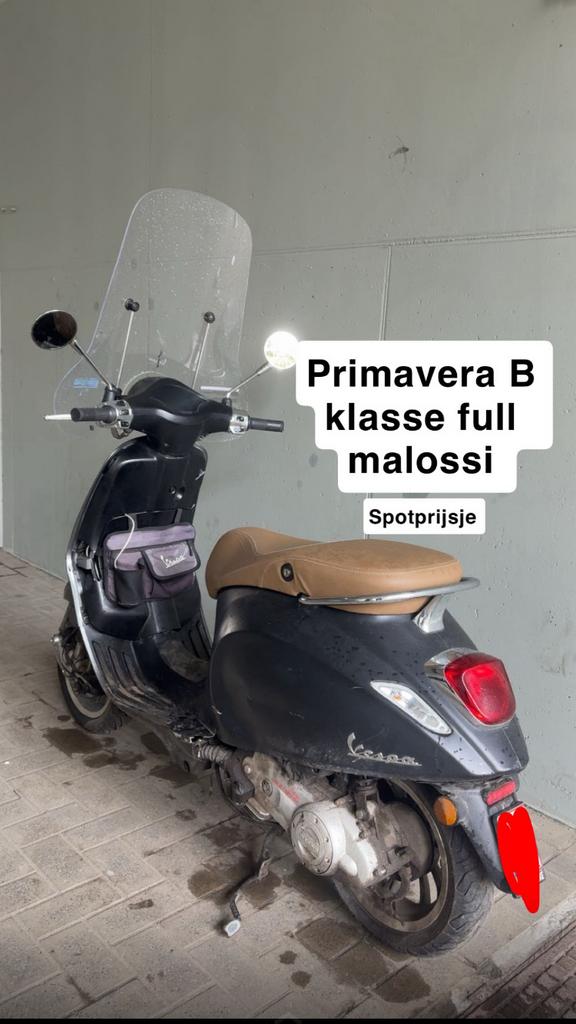 Vespa primavera, Fietsen en Brommers, Ophalen, Zo goed als nieuw