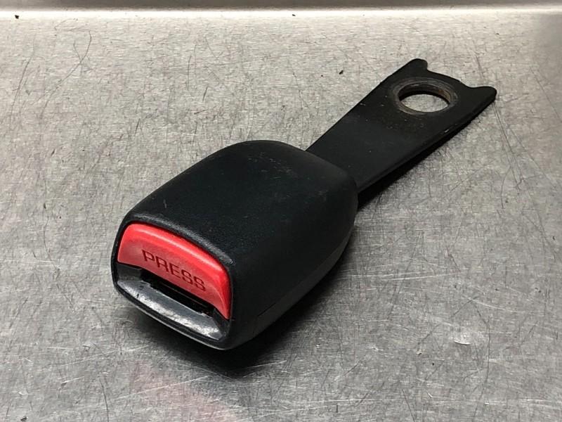 BOUCLE DE CEINTURE DE SECURITE AVANT DROIT Jimny Hardtop, Autos : Pièces & Accessoires, Utilisé, Suzuki