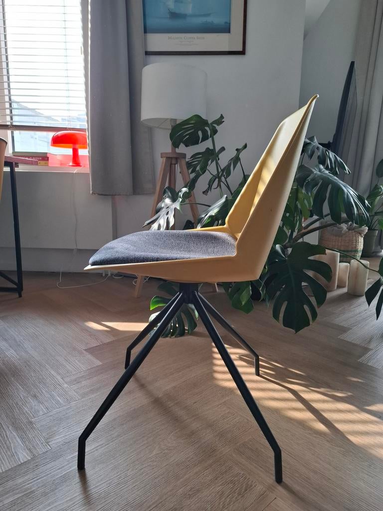 79 euro voor 4 stoelen in zeer goede staat, Huis en Inrichting, Stoelen, Ophalen, Grijs