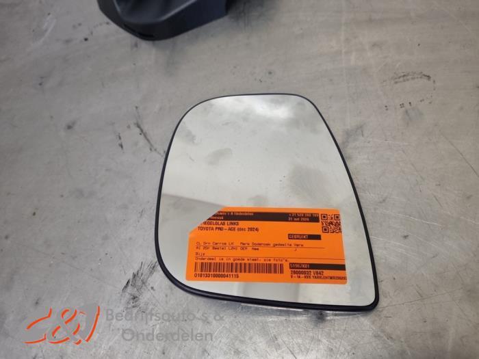 Spiegelglas links van een Toyota Pro-Ace, Gebruikt, -, -, Ophalen of Verzenden