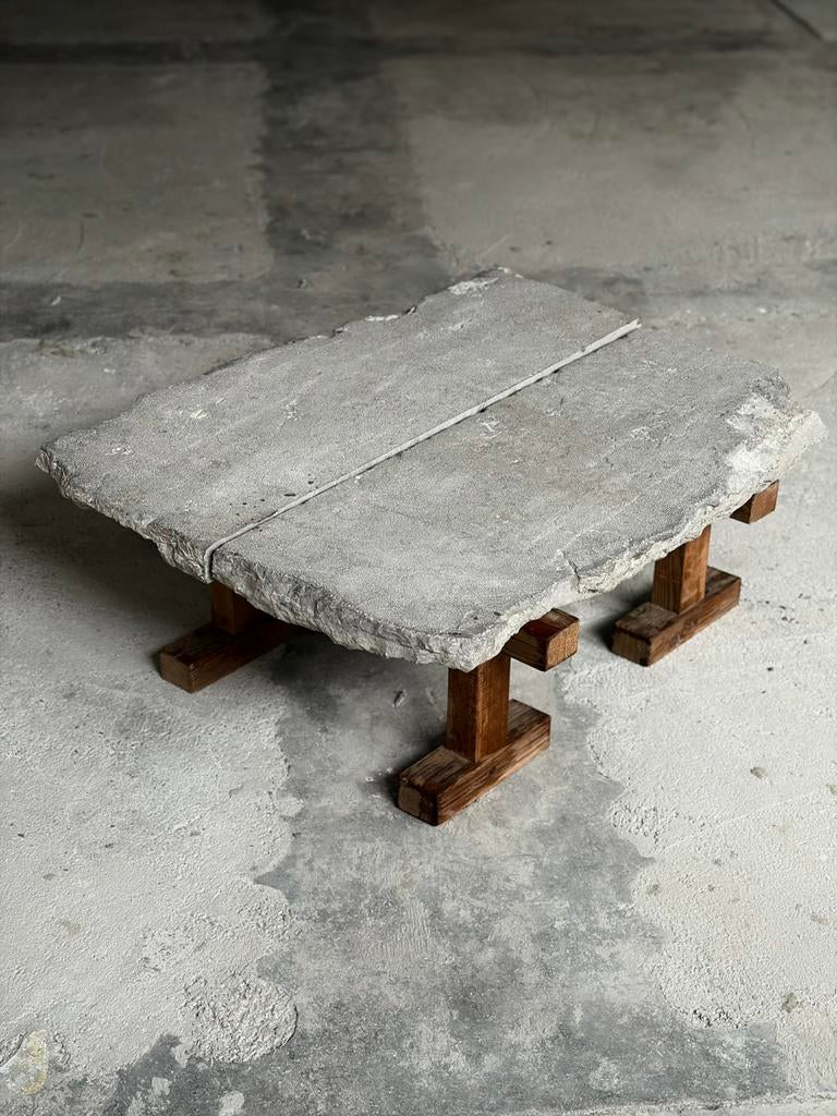 Primitieve salontafel/steen en hout, Ophalen