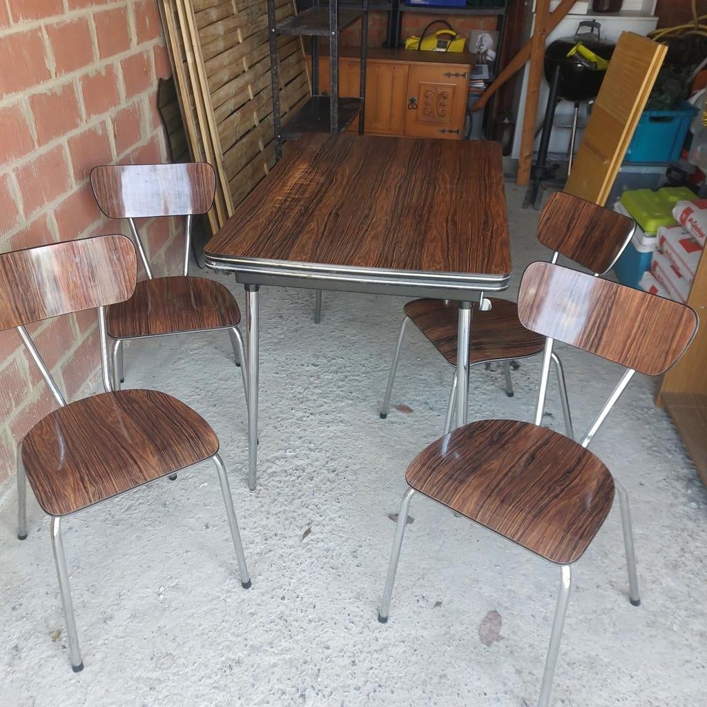 Table plus 4 chaises vintage