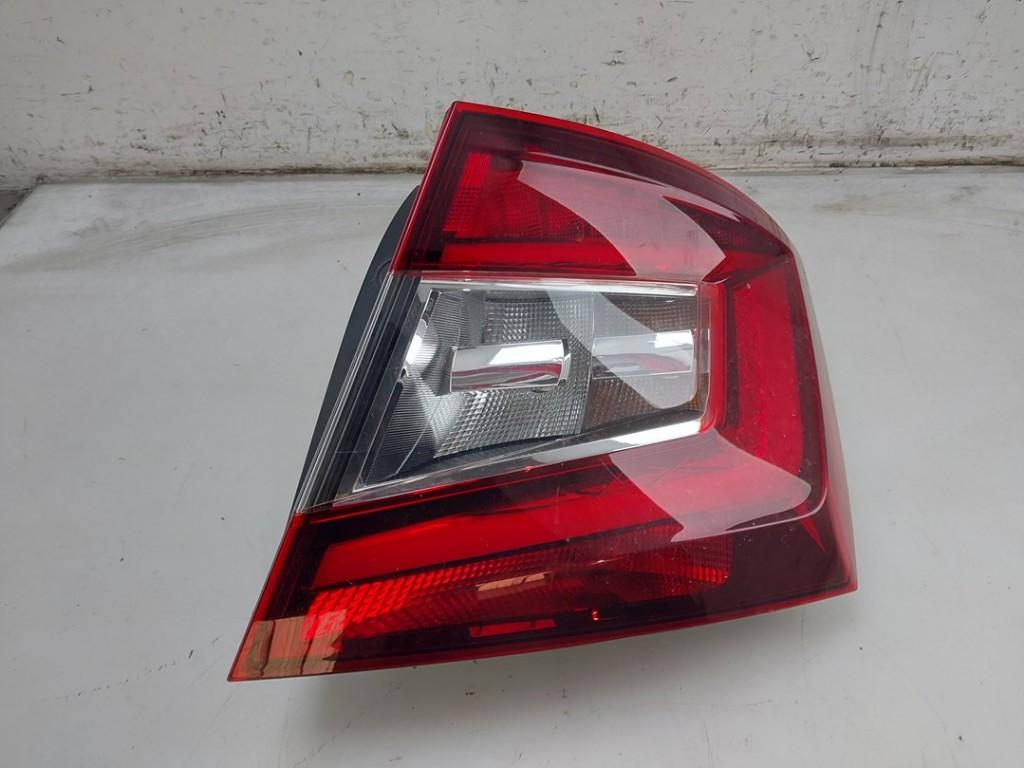 ACHTERLICHT RECHTS Fabia III (NJ3) (|6V6945208|6V6945712|), Gebruikt, Info@skoda-auto.de, Skoda, Max-Planck-Straße  3-5
64331  Weiterstadt, DE