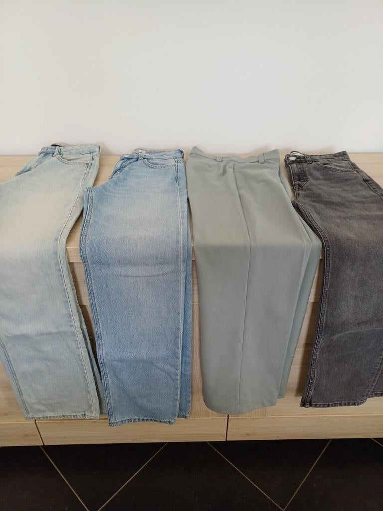 Tienerbroeken maat 32/34 Stradivarius en Pull&bear, Kleding | Dames, Broeken en Pantalons, Ophalen