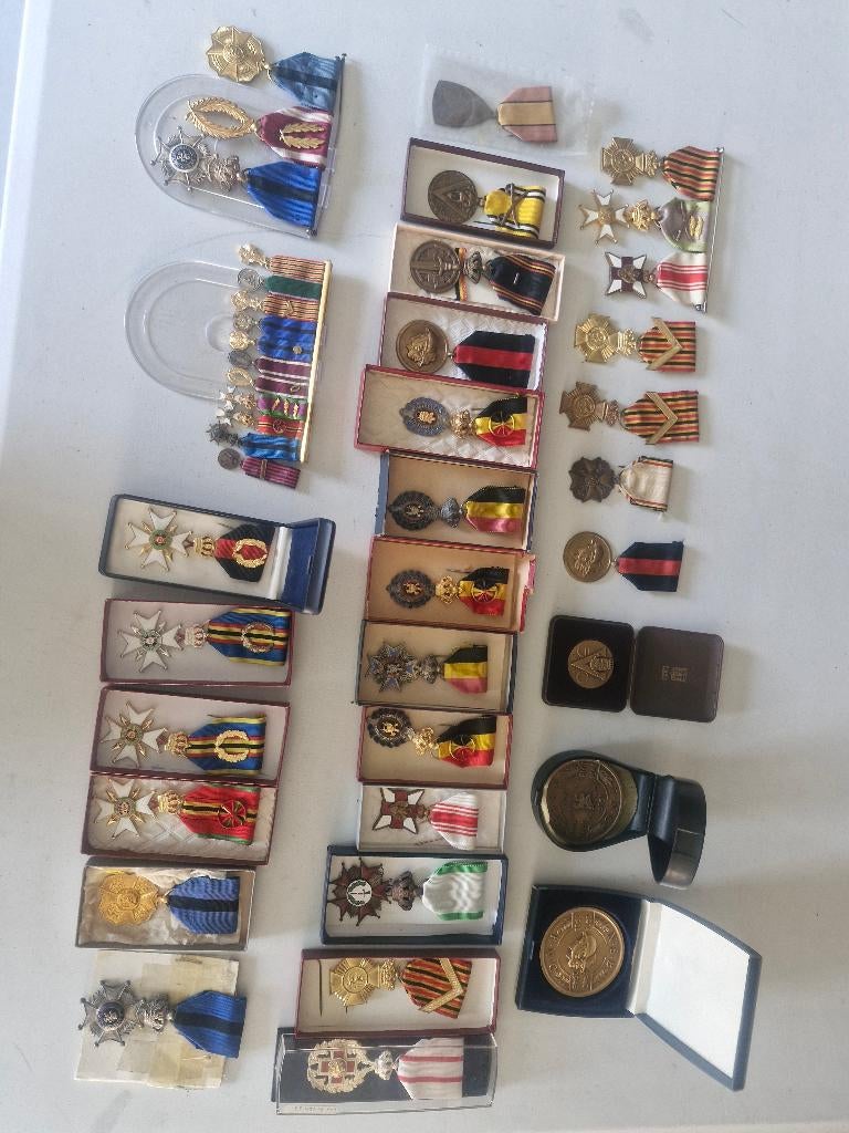 Lot Medailles te koop, Ophalen of Verzenden