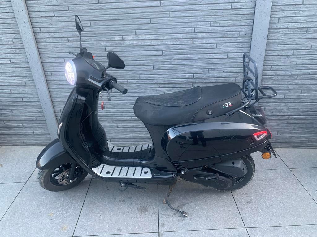 Scooter gts, Enlèvement ou Envoi, Comme neuf