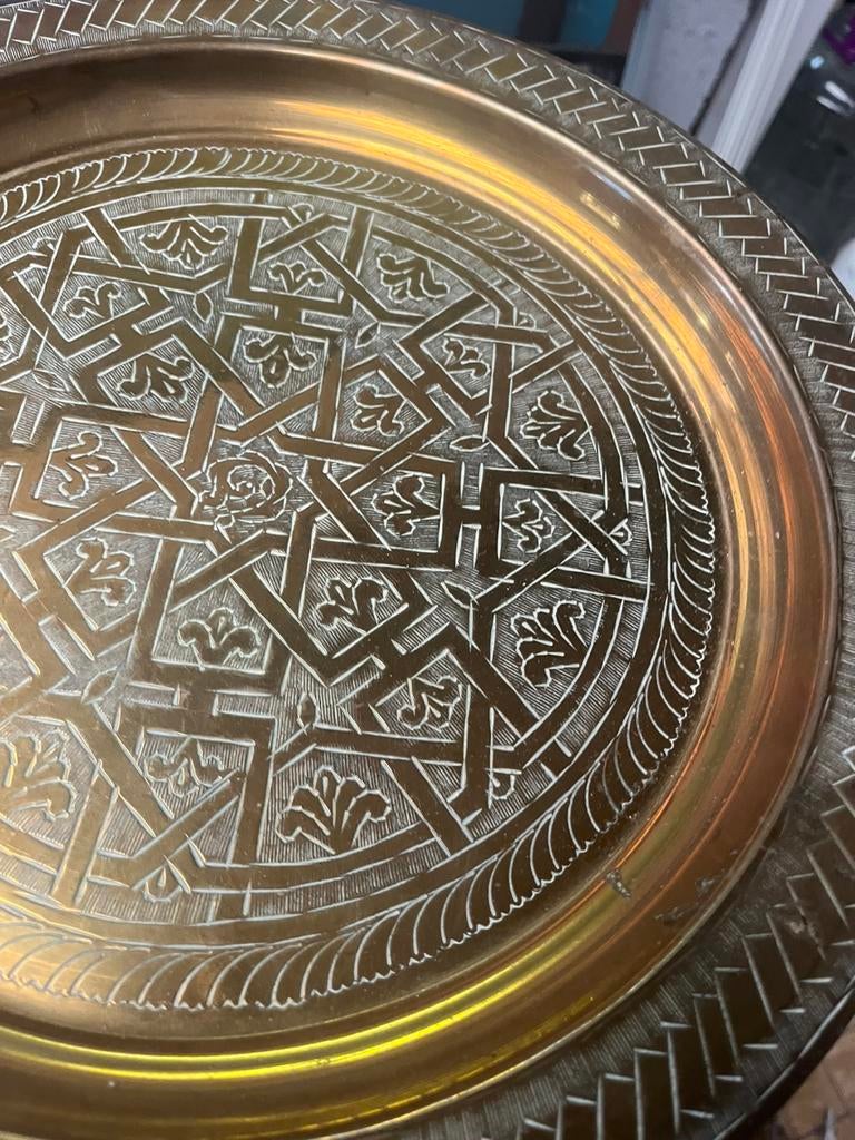 messing dienblad/schaal met gravure, Ophalen, Zo goed als nieuw, Rond