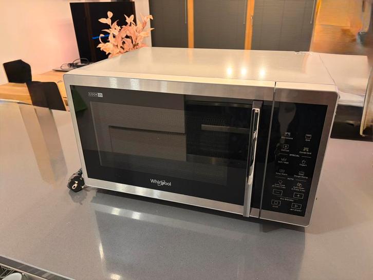 Micro-ondes Whirlpool avec grill – 80 €, Elektronische apparatuur, Microgolfovens, Zo goed als nieuw, Vrijstaand, Microgolfoven