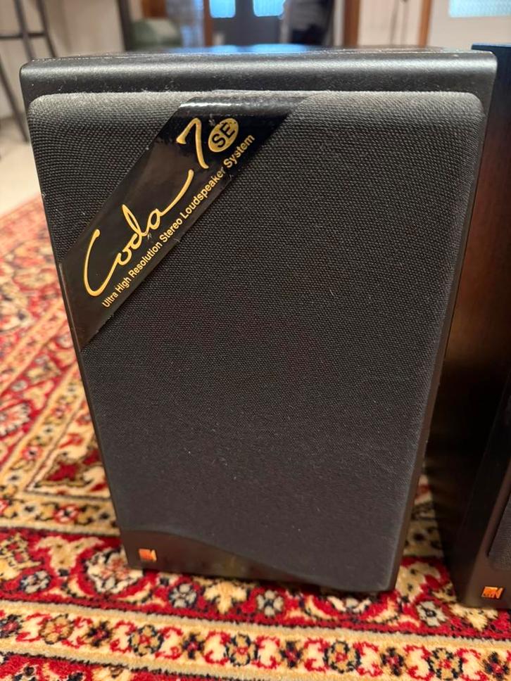 KEF Coda 7 luidsprekers – 4 stuks – compacte hifi speakers, Audio, Tv en Foto, Luidsprekerboxen, Zo goed als nieuw, Front, Rear of Stereo speakers