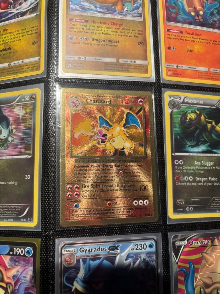 Gold metal charizard celebrations interessepeiling, Hobby & Loisirs créatifs, Jeux de cartes à collectionner | Yu-gi-Oh!, Enlèvement