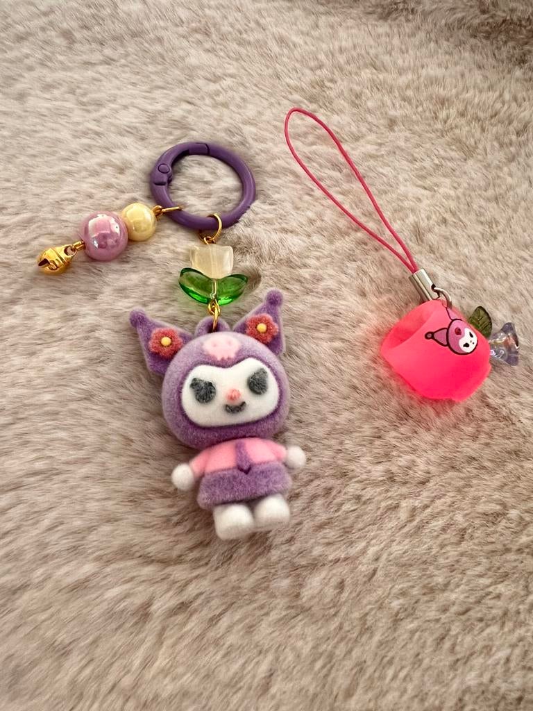 Lot van 2 hangers Kuromi, Bijoux, Sacs & Beauté, Bijoux pour enfant, Enlèvement ou Envoi, Neuf, Violet, Pendentif