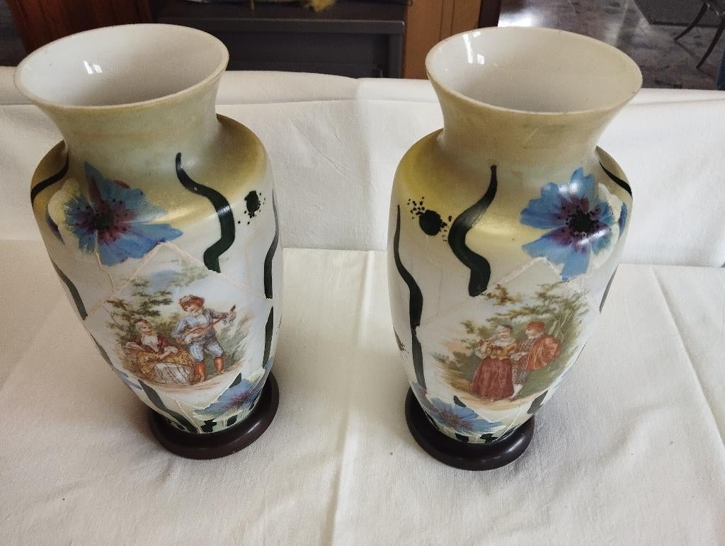 Lot de 2 Vases en opaline de style Art Nouveau. Vintage, Antiek en Kunst, Antiek | Vazen, Ophalen