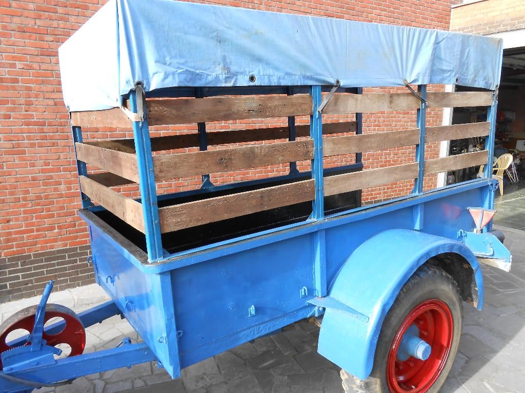 Leger kipremorque met  huif, Ophalen, Gebruikt