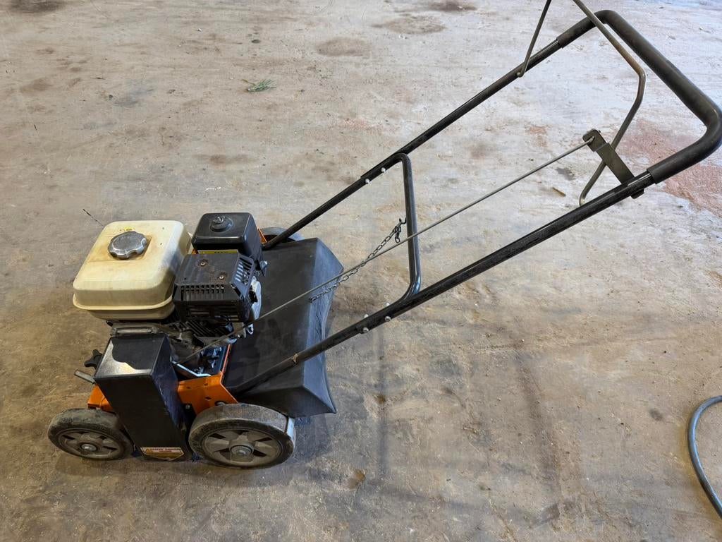 Eliet E501 verticuteermachine, Jardin & Terrasse, Scarificateurs, Enlèvement, Comme neuf