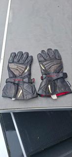 Motorhandschoenen, Ophalen, Handschoenen