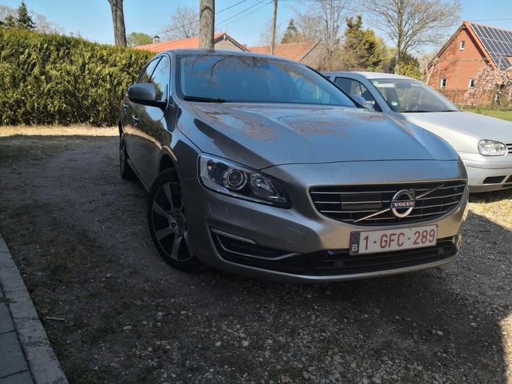 Volvo V60 D6 PHEV, Auto's, Volvo, Particulier, V60, 4x4, ABS, Achteruitrijcamera, Adaptieve lichten, Adaptive Cruise Control, Airbags
