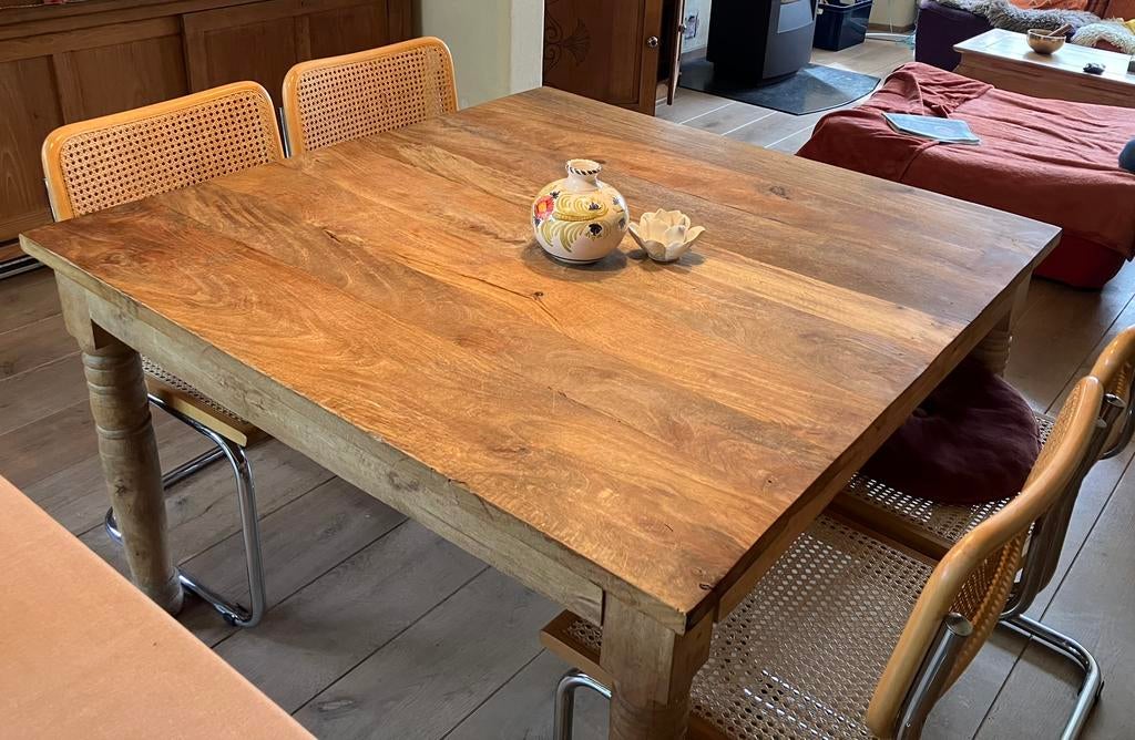 Belle table en bois, Enlèvement, Utilisé, 4 à 6 chaises