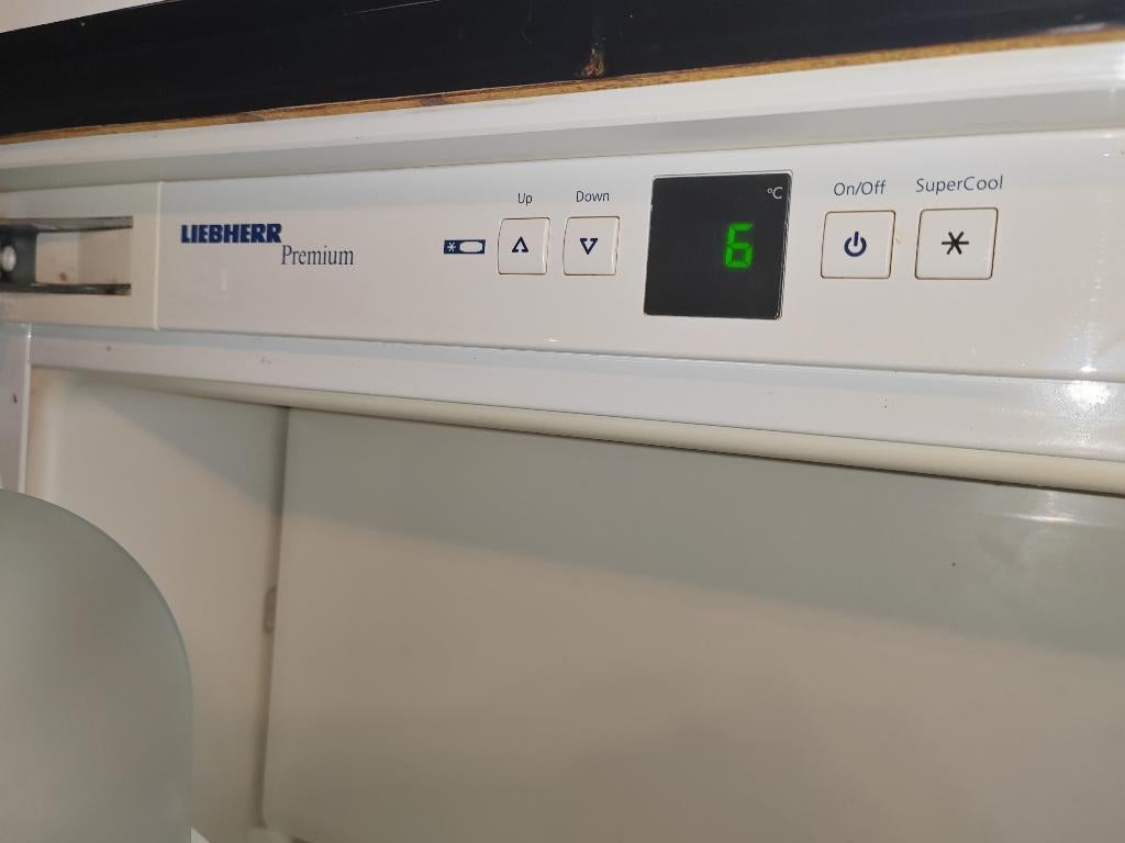 Cuisine des années 80 en bonne état avec electros, Brillant ou Laqué, Bois, Enlèvement, Utilisé