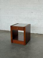 Table de nuit vintage en bois avec plateau en verre, Enlèvement, Bois