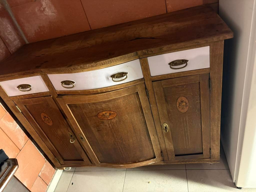 Antieke kast met upgrade, Enlèvement