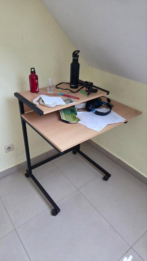 Compact Computermeubel / Laptoptafel op wieltjes, Huis en Inrichting, Bureaus, Ophalen