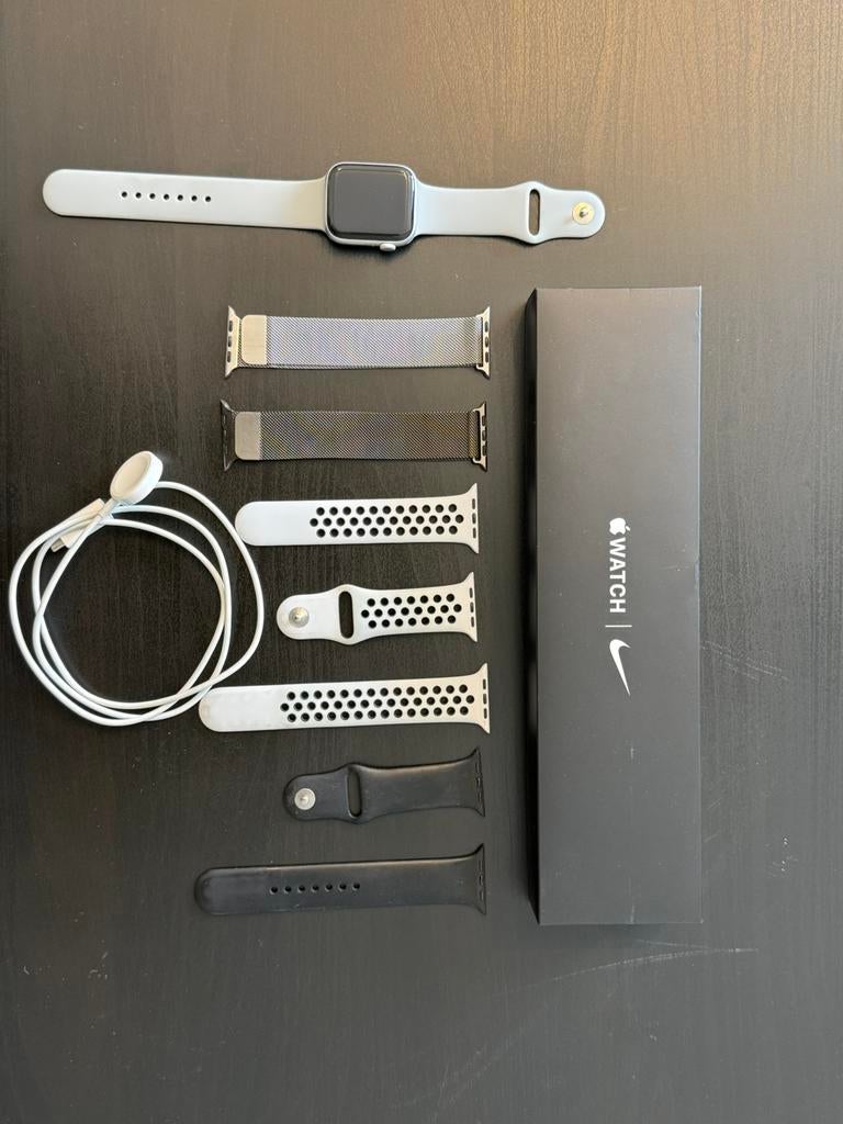 Apple watch se, IOS, Ophalen of Verzenden, Zo goed als nieuw, Waterdicht