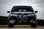 BMW iX xDrive40 M SPORT |PANO|MASSAGE|SOFTCLOSE|TREKHAAK, Auto's, Automaat, Gebruikt, 326 pk, IX