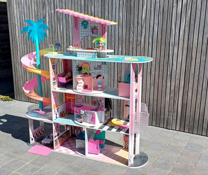 Maison de poupées LOL Surprise OMG, Enfants & Bébés, Jouets | Maisons de poupées, Utilisé, Maison de poupées, Enlèvement