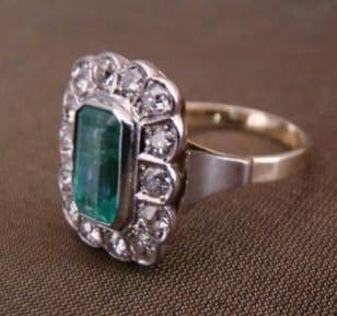 Gouden damesring  met  smaragd en diamantjes, Verzenden, Wit