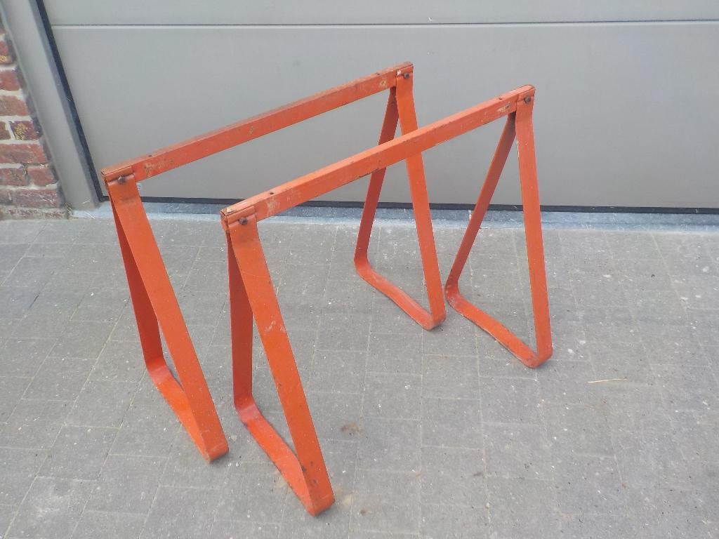 2 schragen in metaal, Doe-het-zelf en Bouw, Steigers, Ophalen