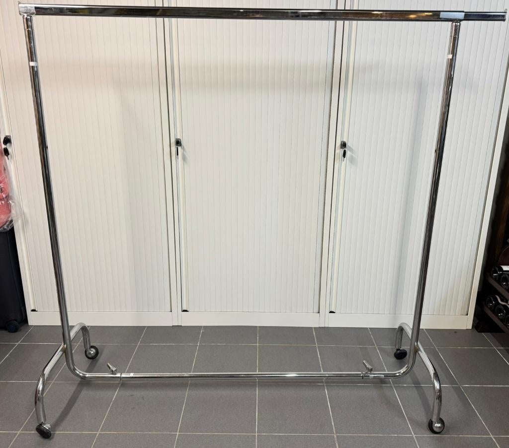 Metalen kledingrek op wieltjes (uitrekbaar) - rek 1, Ophalen, Met wielen, Gebruikt