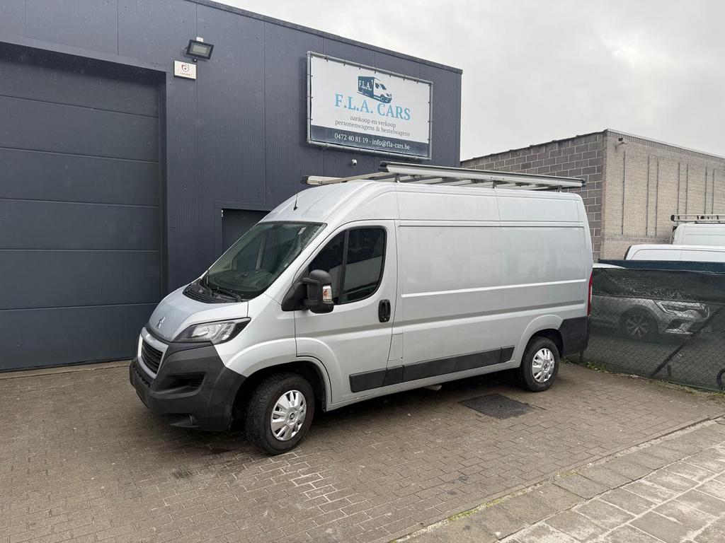 PEUGEOT BOXER 2.0HDI BJ2019 EURO6D AIRCO NAVIGATIE TREKHAAK, Entreprise, Noir, 96 kW, Diesel