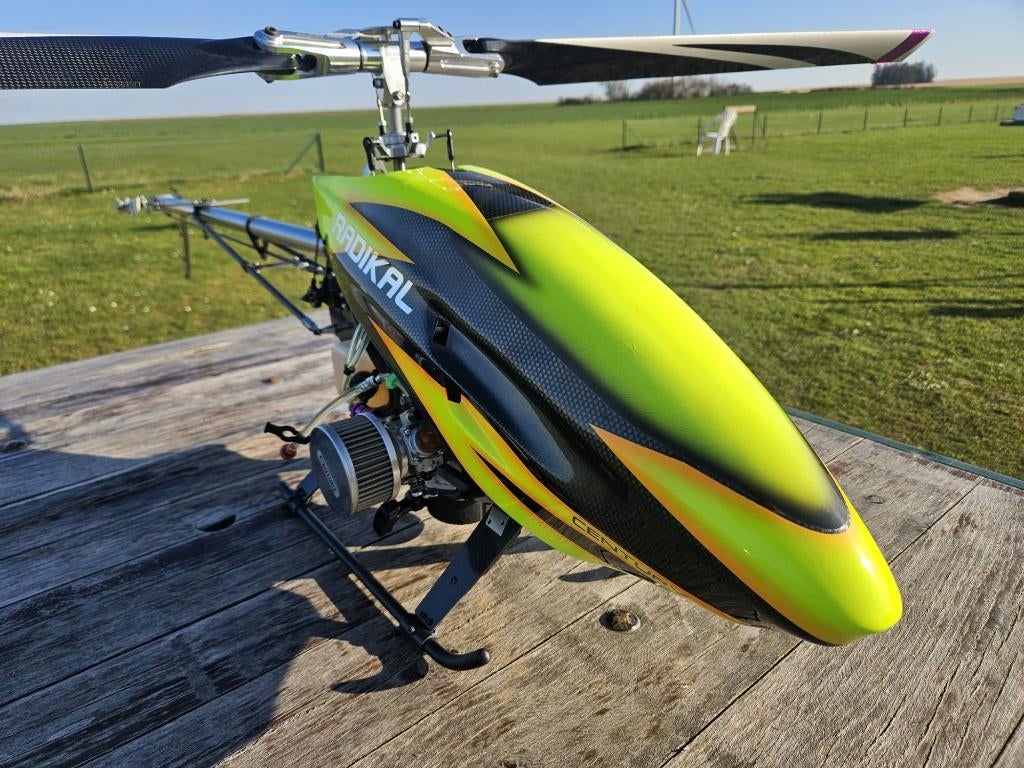 Century radikal G30 Benzine. hélico téléguidé. flybarless, Hobby en Vrije tijd, Modelbouw | Radiografisch | Helikopters en Quadcopters