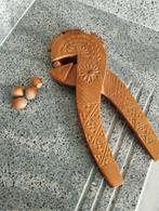 Houten notenkraker, Ophalen of Verzenden