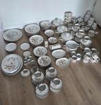 Uitgebreid Wedgwood Stonehenge Midwinter Wild Oats servies, Ophalen, Wedgwood, Bord(en)