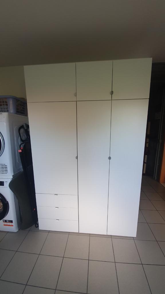 Armoire blanche, pour buanderie ou chambre à coucher