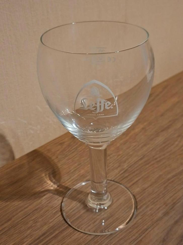 Leffe bierglas / 20 Cl., Verzamelen, Glas en Drinkglazen, Zo goed als nieuw, Bierglas, Ophalen of Verzenden