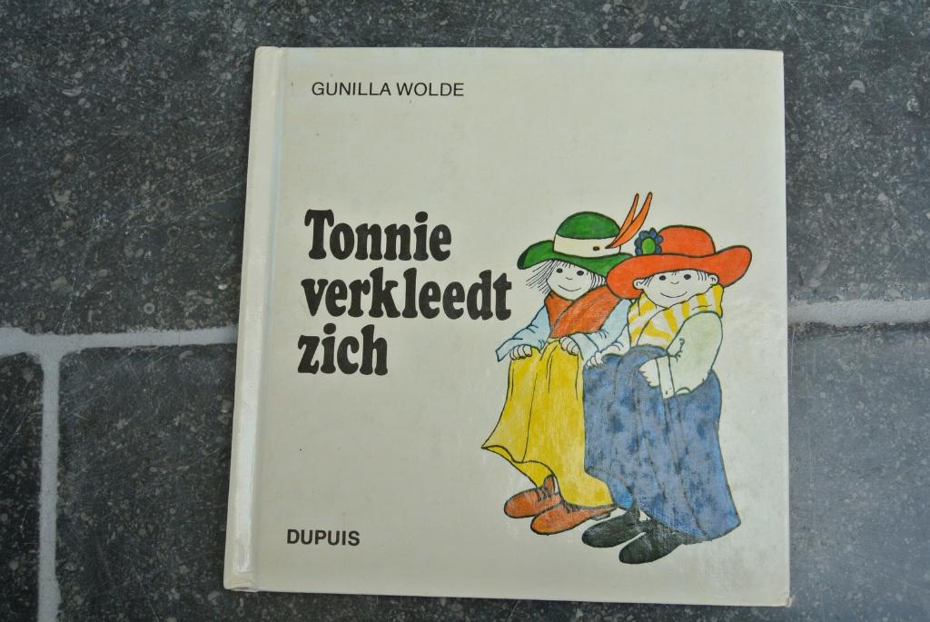 Tonnie verkleedt zich, Ophalen of Verzenden