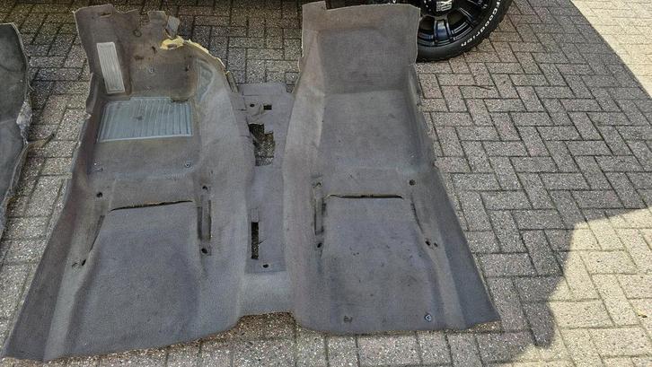 Tapijt vloerbedekking bruin BMW 3 serie E30 sedan TAPIJTE30-, Auto-onderdelen, Interieur en Bekleding, BMW, Gebruikt, Ophalen