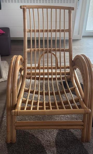 Rotan zetel met zijden kussenhoes! beschikbaar voor biedingen