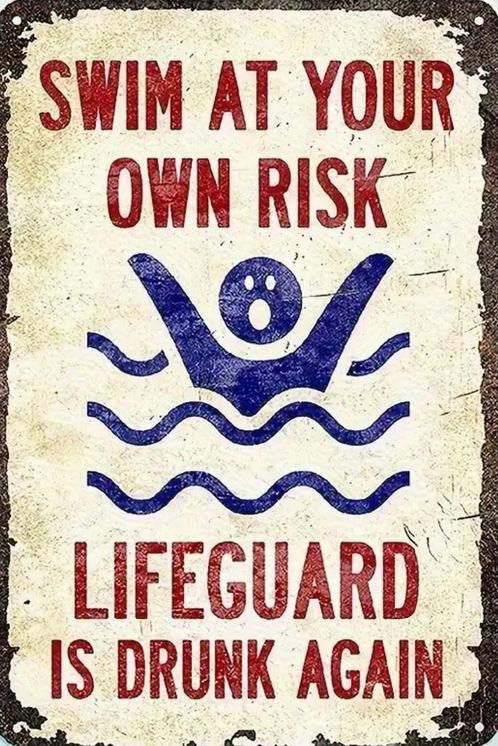 Vintage bord Swim at your own risk, lifeguard is drunk again, Huis en Inrichting, Woonaccessoires | Tekstborden en Spreuken, Nieuw