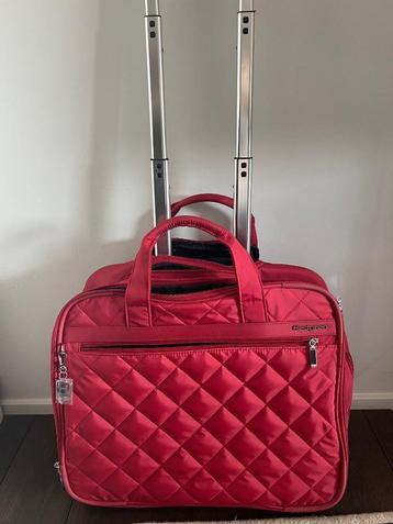 Hedgren laptopcase rood met wieltjes beschikbaar voor biedingen