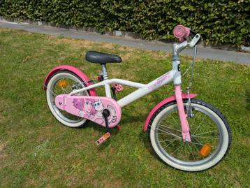 Kinderfiets decathlon beschikbaar voor biedingen
