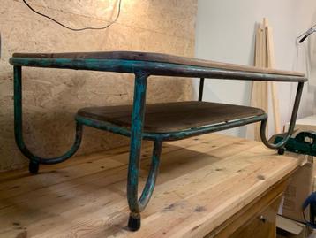 Industriële salontafel  beschikbaar voor biedingen