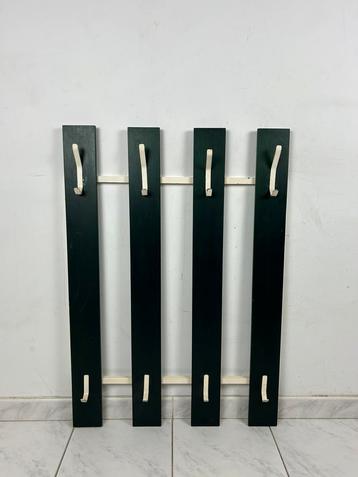 Vintage wandkapstok donkergroen beschikbaar voor biedingen